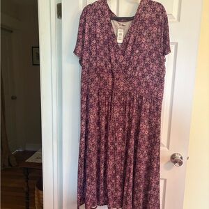 L.L. Bean Patterned V-Neck Short Sleeve Midi Sundress